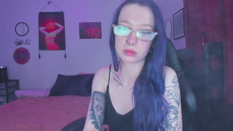 NikkiVill's Streamate show and profile