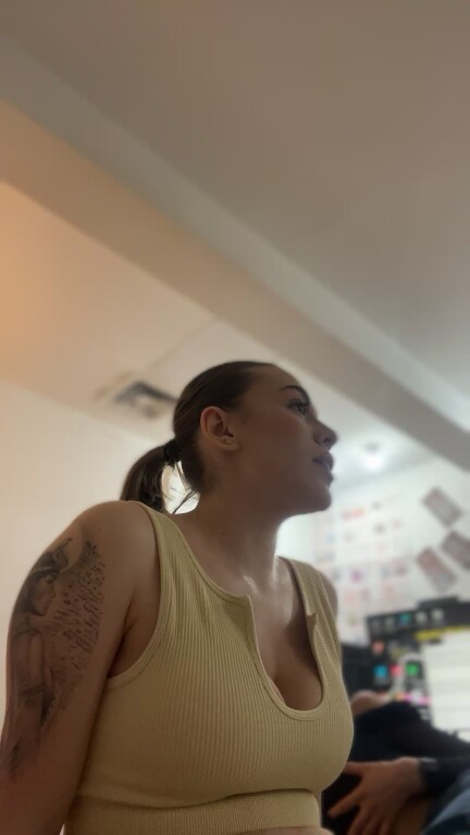 MadisonReeds's Streamate show and profile