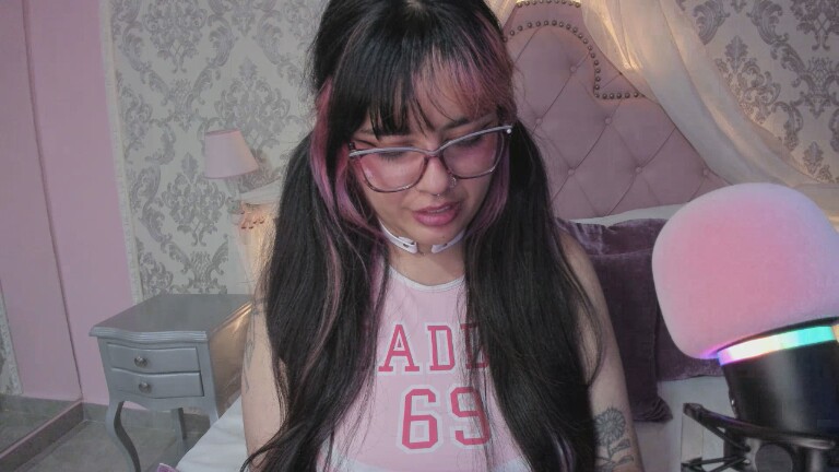 MaddieWaves's Streamate show and profile