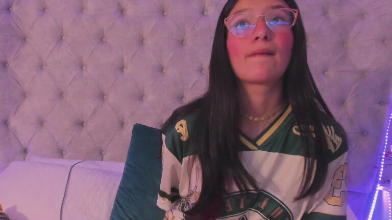 dafne_bss's Streamate show and profile