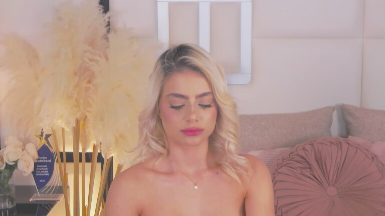 JohanaMiller's Streamate show and profile