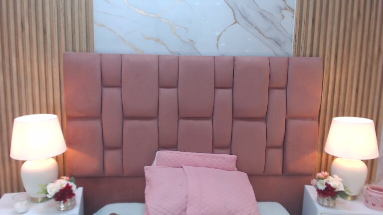 Evaverse's Streamate show and profile