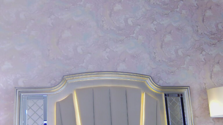 Issadorra's Streamate show and profile