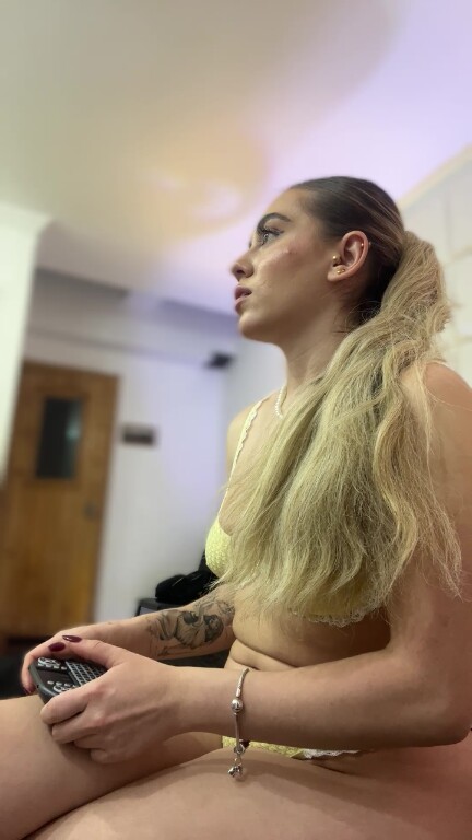 MadisonReeds's Streamate show and profile