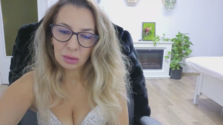 MsSuky's Streamate show and profile