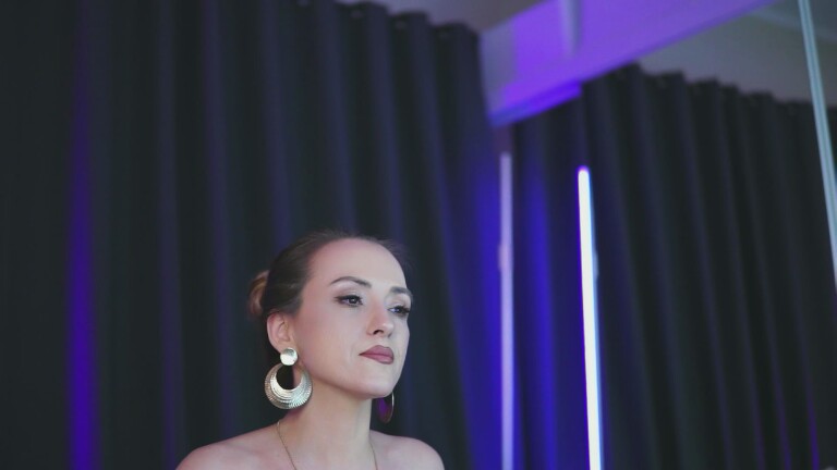 AvaReeves's Streamate show and profile