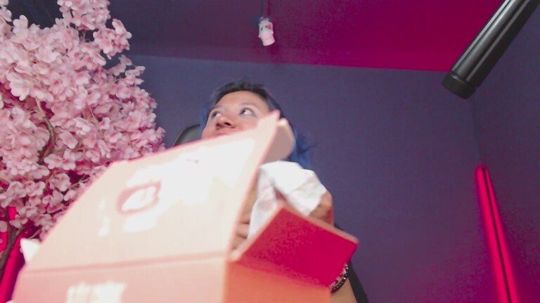 LuanEter's Streamate show and profile