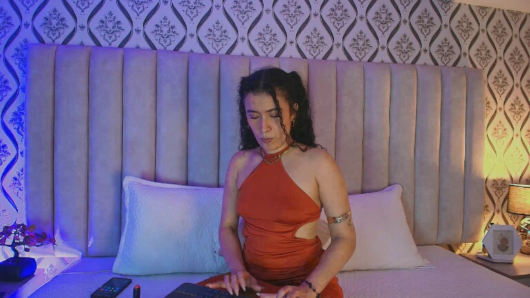 Emma_Lunny's Streamate show and profile