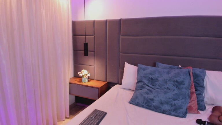 AriannaGray's Streamate show and profile