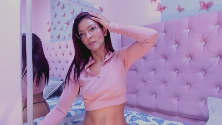 Hannapetit29's Streamate show and profile