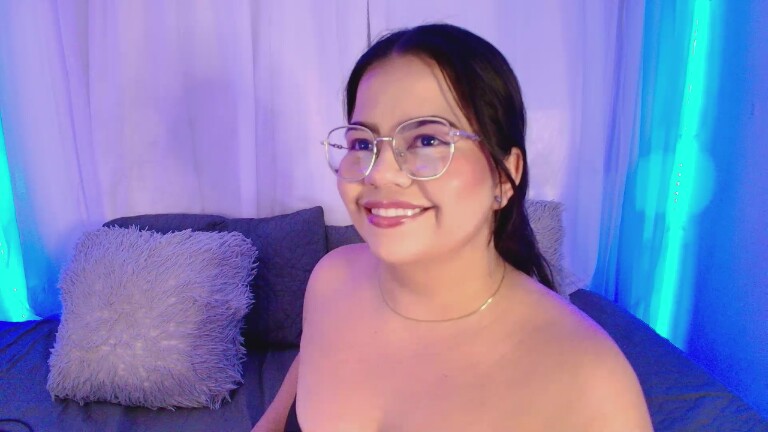 LinaRossie's Streamate show and profile
