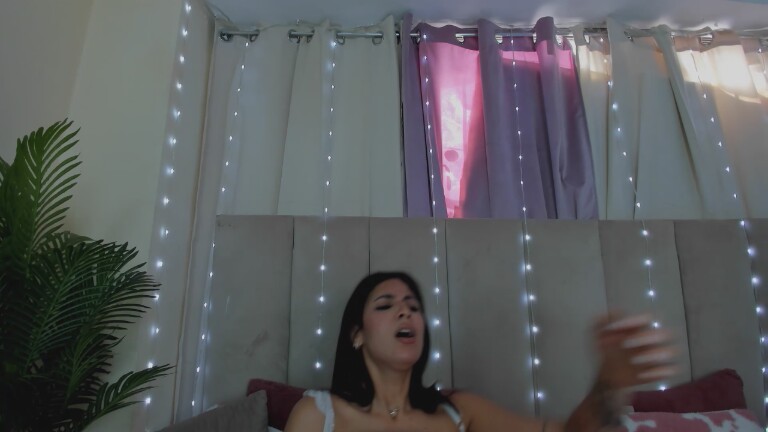 ToriMayer's Streamate show and profile