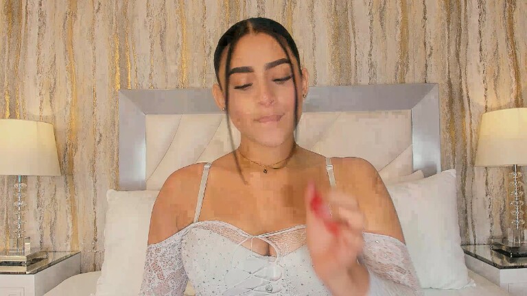 Sara_Hanniston's Streamate show and profile