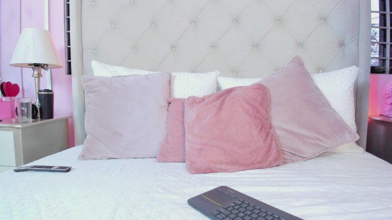 ScarlettLeBlanc's Streamate show and profile