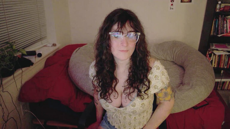 AdaraStray's Streamate show and profile