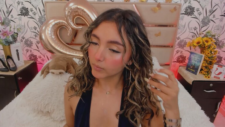 CloeesSuarez's Streamate show and profile