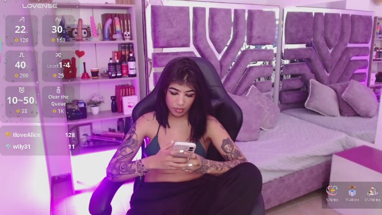 AliceWaalker's Streamate show and profile