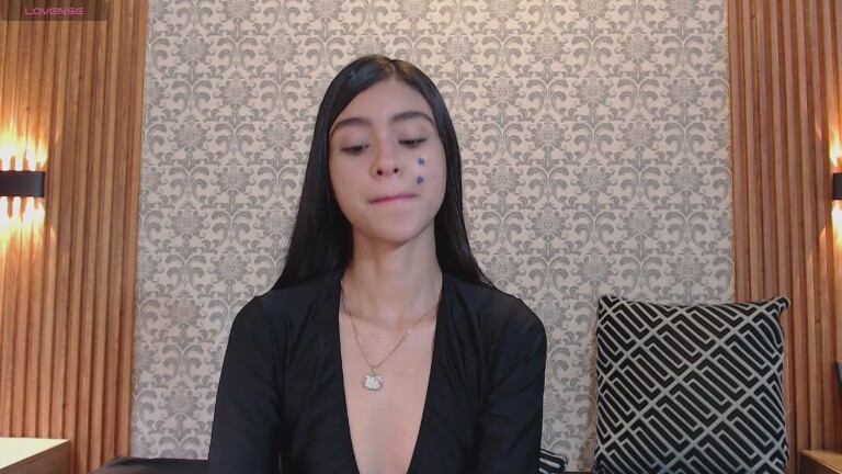 Charlotte_18's Streamate show and profile