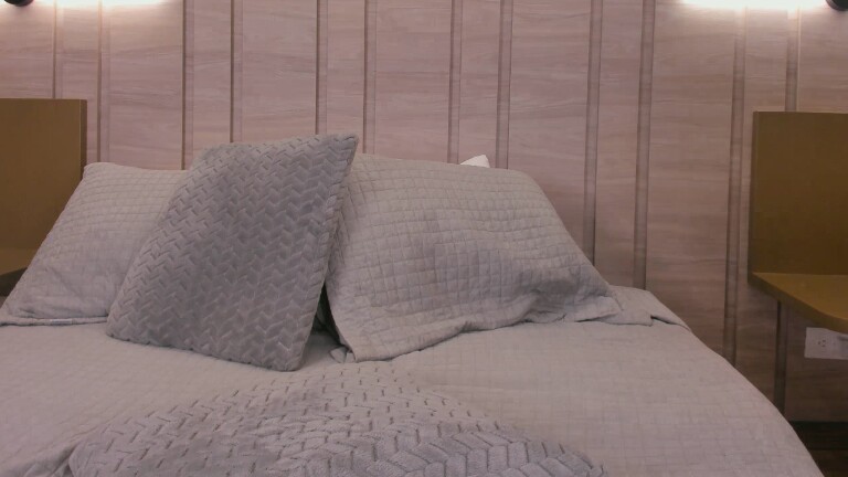 IvonneBrunettee's Streamate show and profile