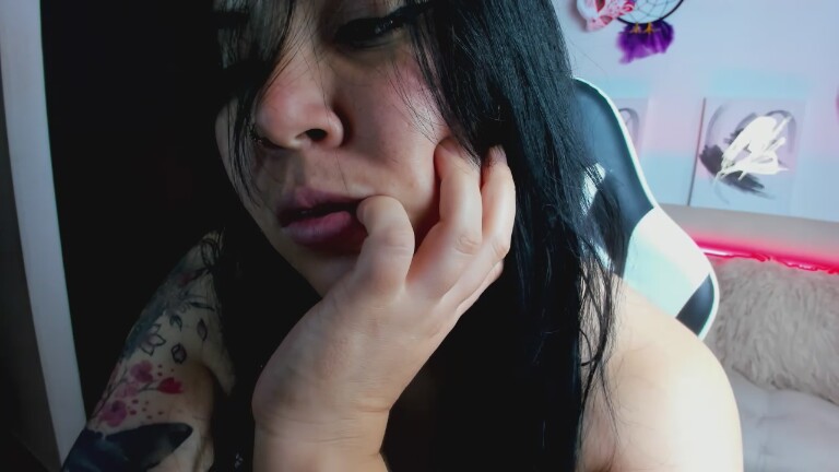 AilynRed's Streamate show and profile