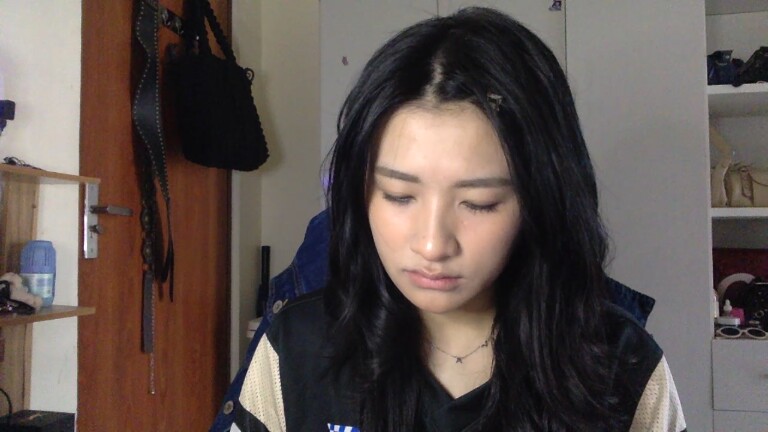 LyLy_94's Streamate show and profile