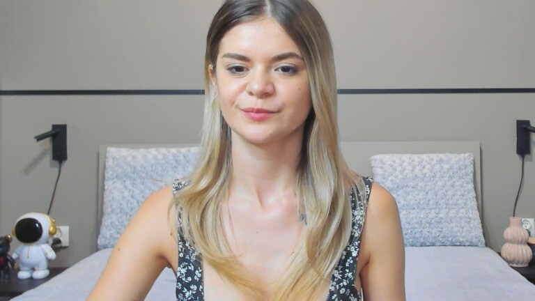 LunaKrismas's Streamate show and profile