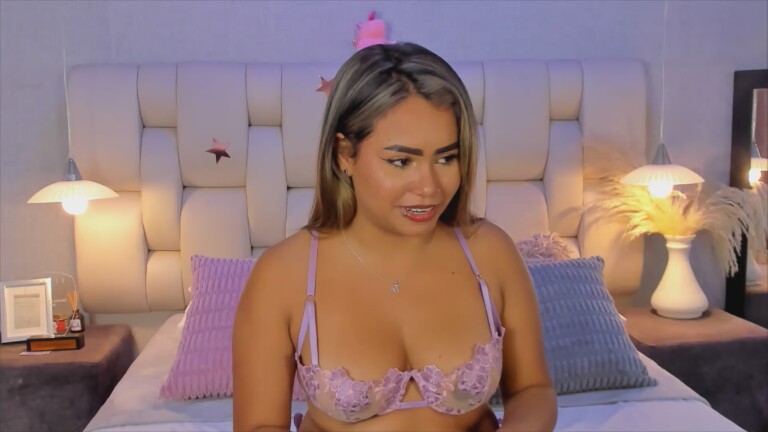 EmmaPrinncess's Streamate show and profile