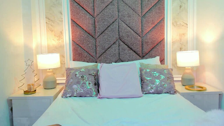 ScarletShinee's Streamate show and profile