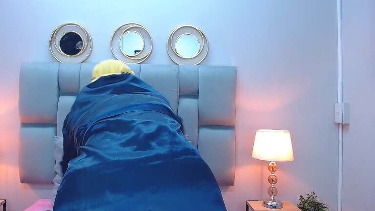 Aisha_Emerald's Streamate show and profile