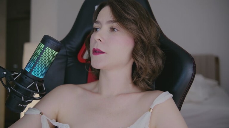 HelloAlice's Streamate show and profile