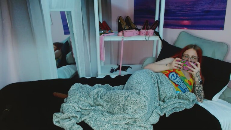 FoxyLilly's Streamate show and profile