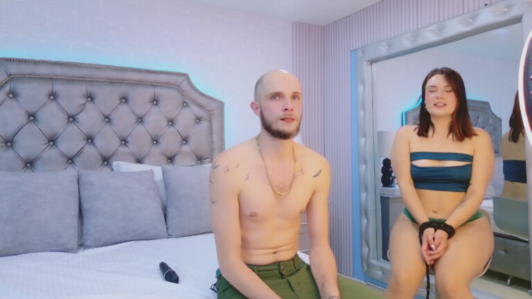 GabrielaAndChristian's Streamate show and profile