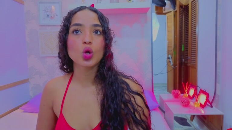 Emmaa_Thompsoon's Streamate show and profile