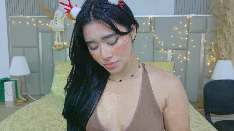 RoxyLyne's Streamate show and profile