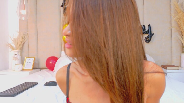 Saraa_Castillo's Streamate show and profile