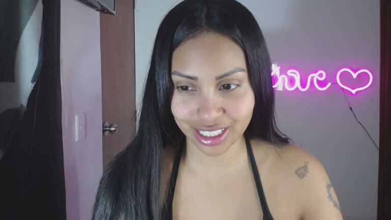 LATINA_BIG_CLITXXX's Streamate show and profile