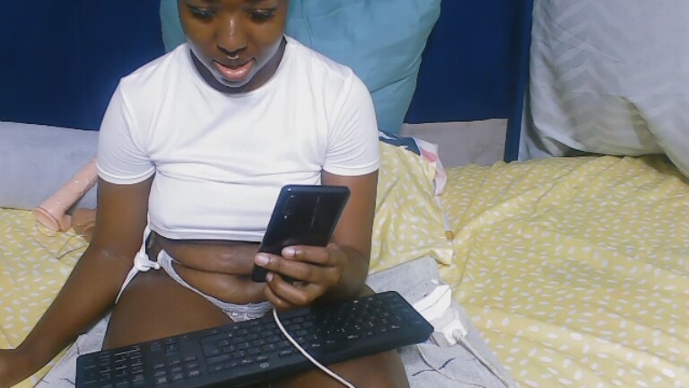 Candylips23's Streamate show and profile