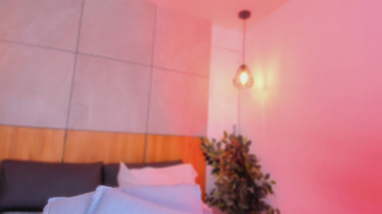 Bella_Harllow's Streamate show and profile