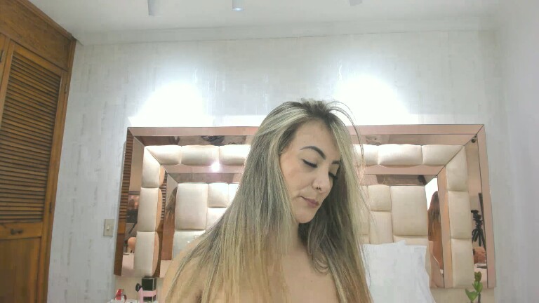 Jolie_Meyer's Streamate show and profile