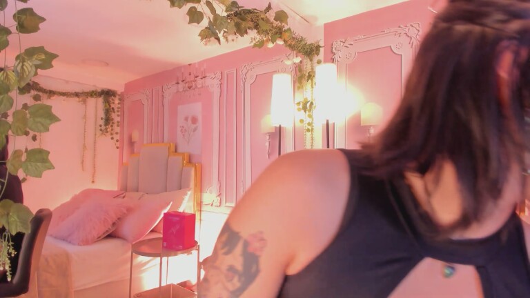 NaraSuarez's Streamate show and profile