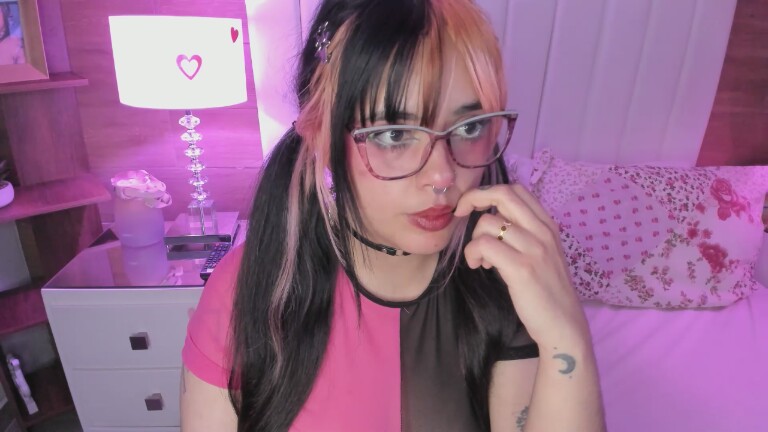 MaddieWaves's Streamate show and profile