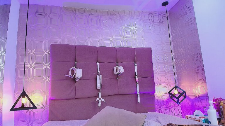 Lilith_Suarez's Streamate show and profile