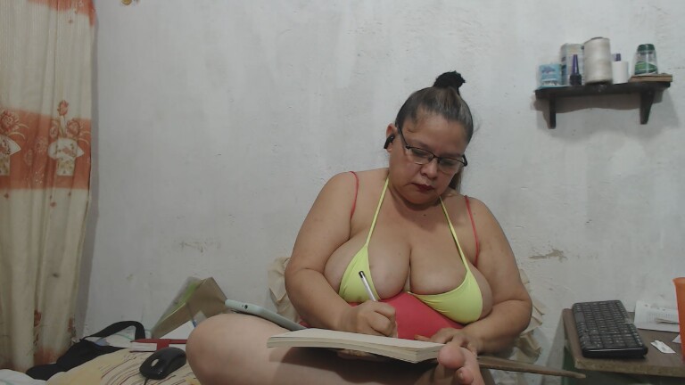 canddy40's Streamate show and profile