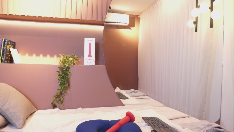 EvaPaoluci's Streamate show and profile