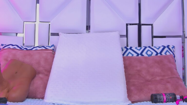 AlliciaKim's Streamate show and profile