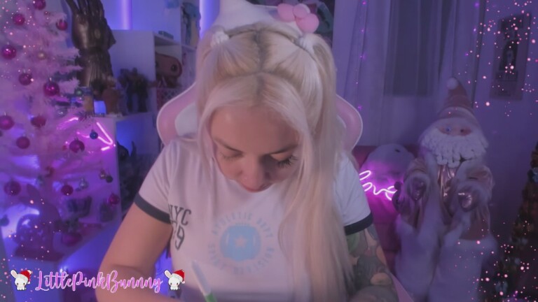 LittlePinkBunnny's Streamate show and profile