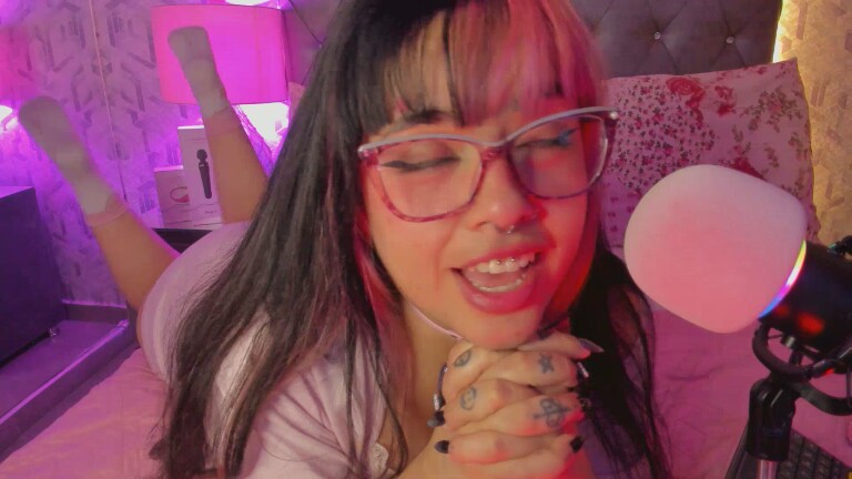 MaddieWaves's Streamate show and profile