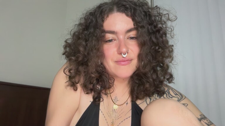 Velvette_Peach's Streamate show and profile