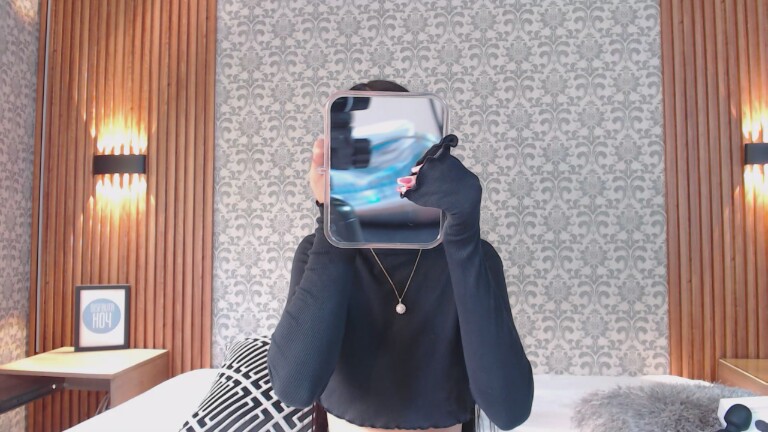 Charlotte_18's Streamate show and profile