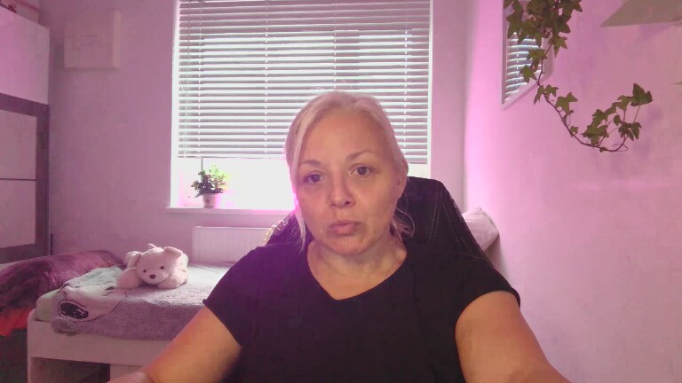 LinsyKim's Streamate show and profile